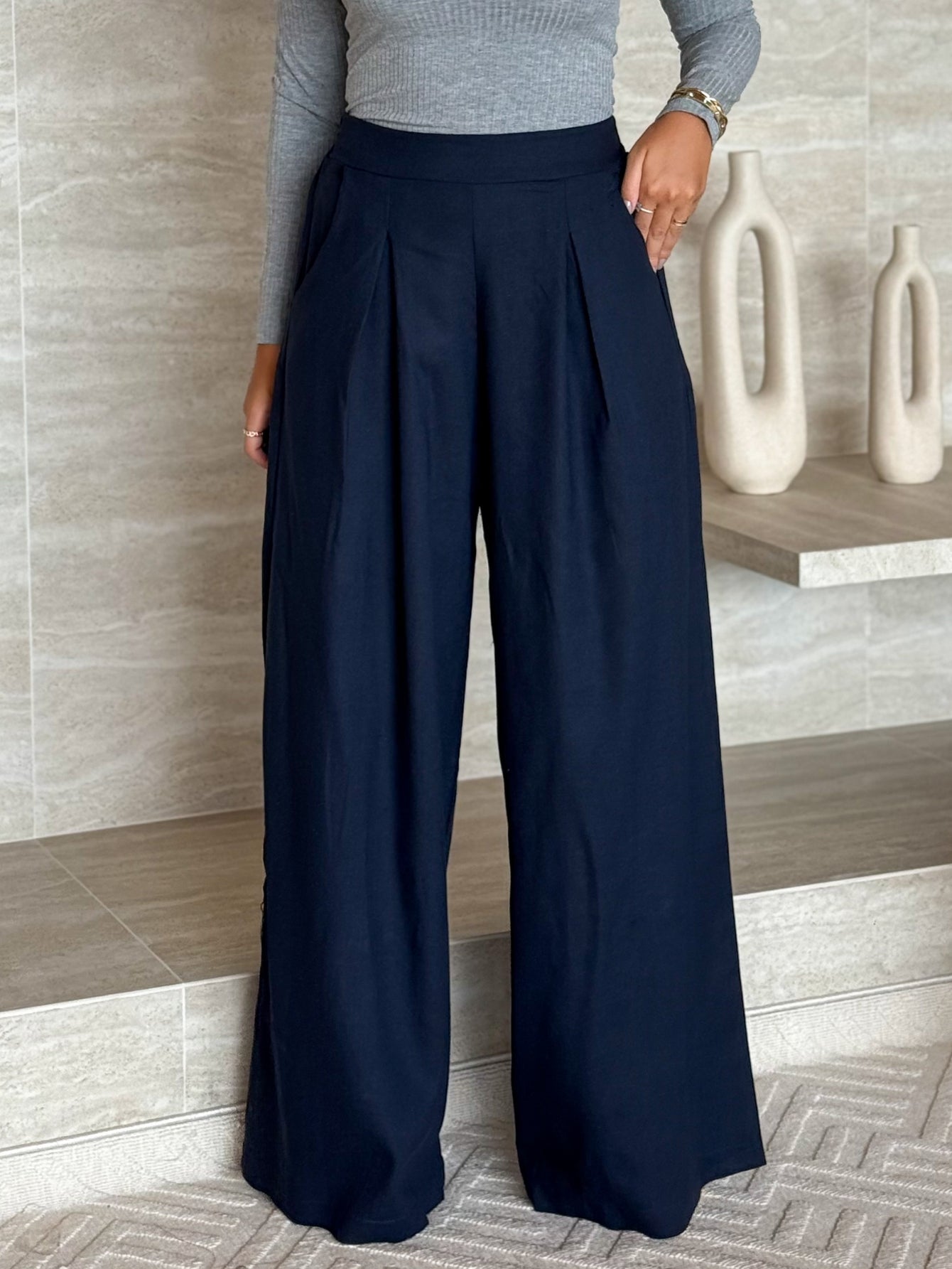 Calça Pantalona de Linho Cintura Alta com Elástico e Bolso Lateral Carmela