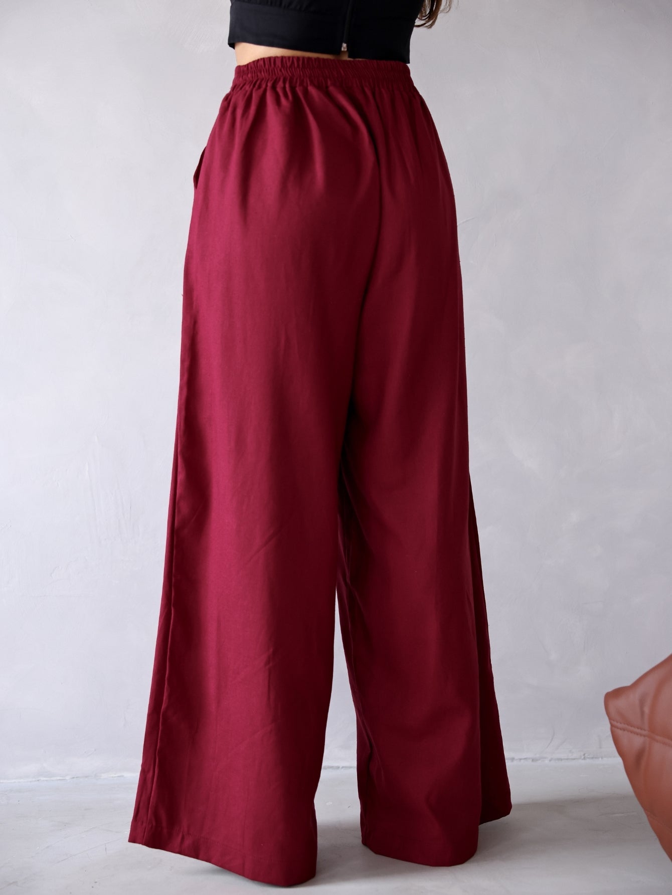 Calça Pantalona de Linho Cintura Alta com Elástico e Bolso Lateral Carmela