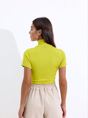 Blusa Manga Curta Canelada Gola alta Cacharrel