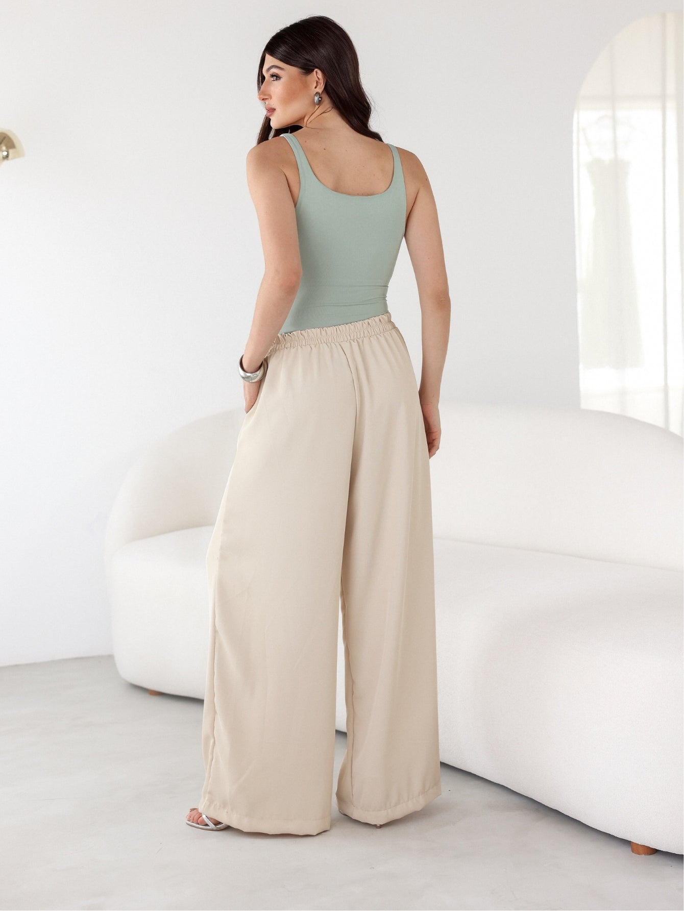 Calça Pantalona Fluida Comfy com Elástico e Bolso Lateral Maite