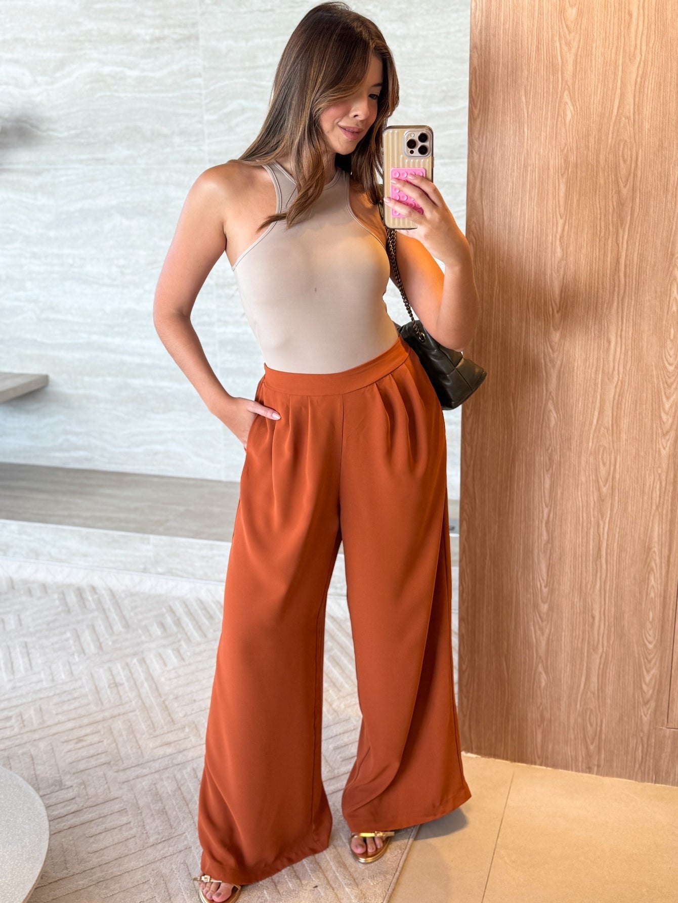 Calça Pantalona Fluida Comfy com Elástico e Bolso Lateral Maite